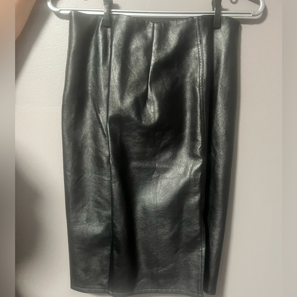 Black leather skirt - Picture 1 of 1